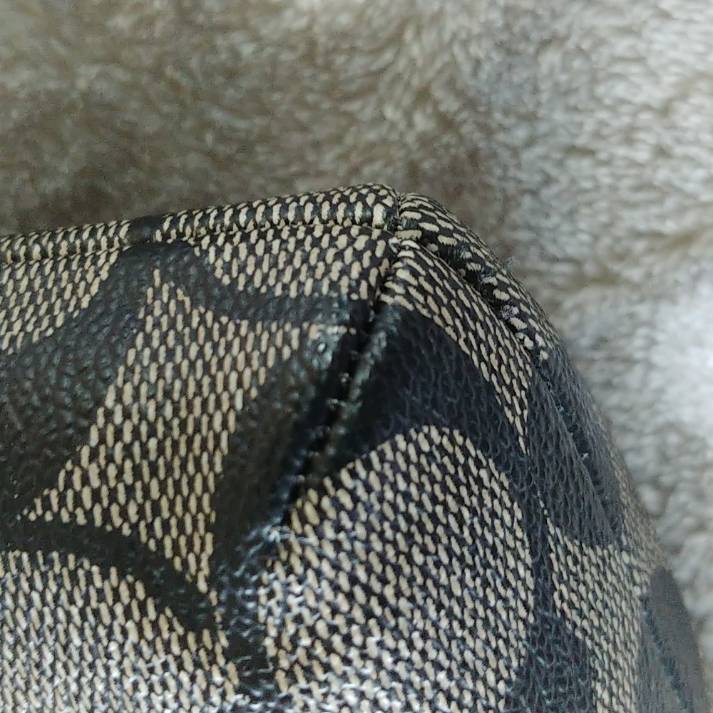 Coach  Wristlet - Picture 6 of 8